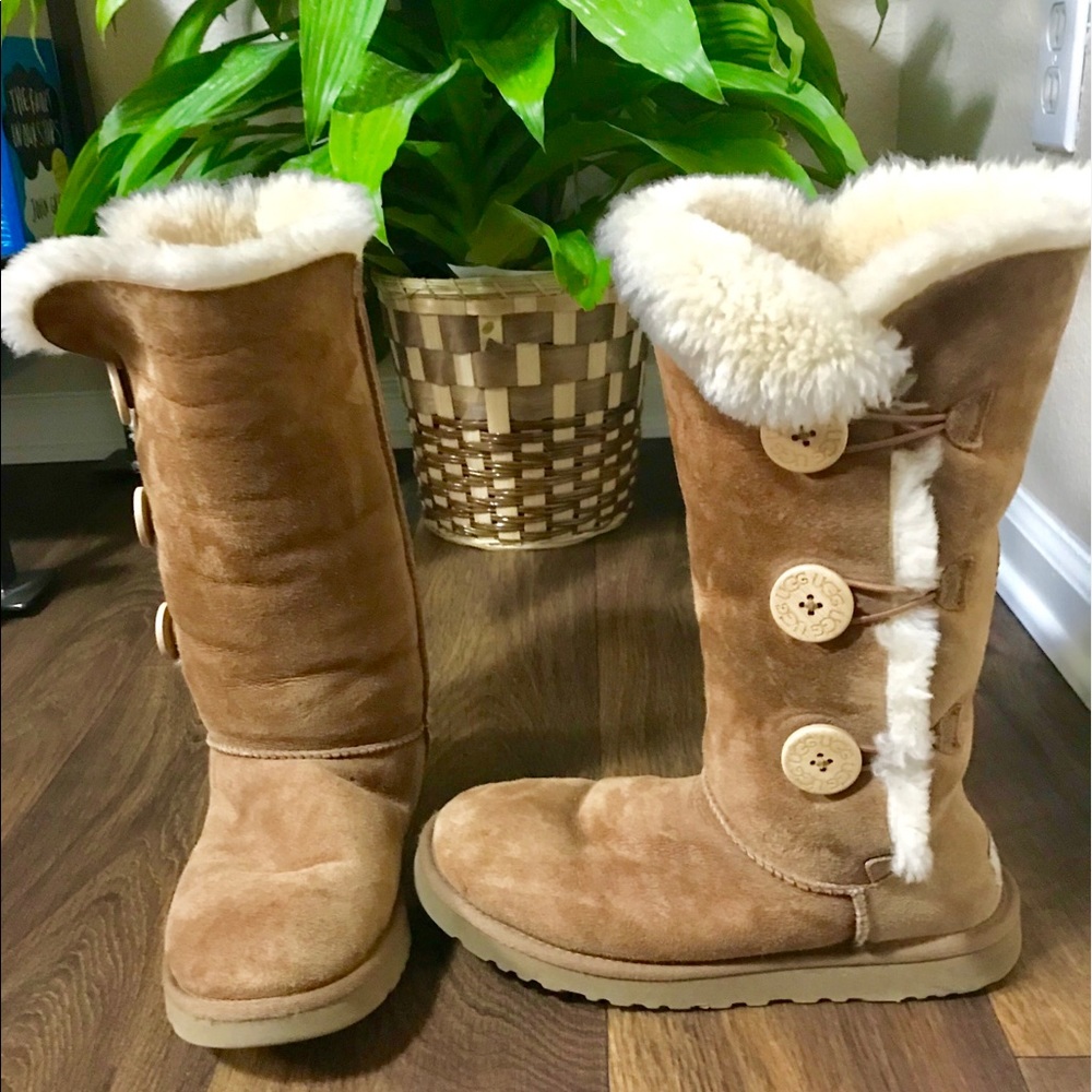 Ugg Boots | Bailey Button Triplet II | Like-New